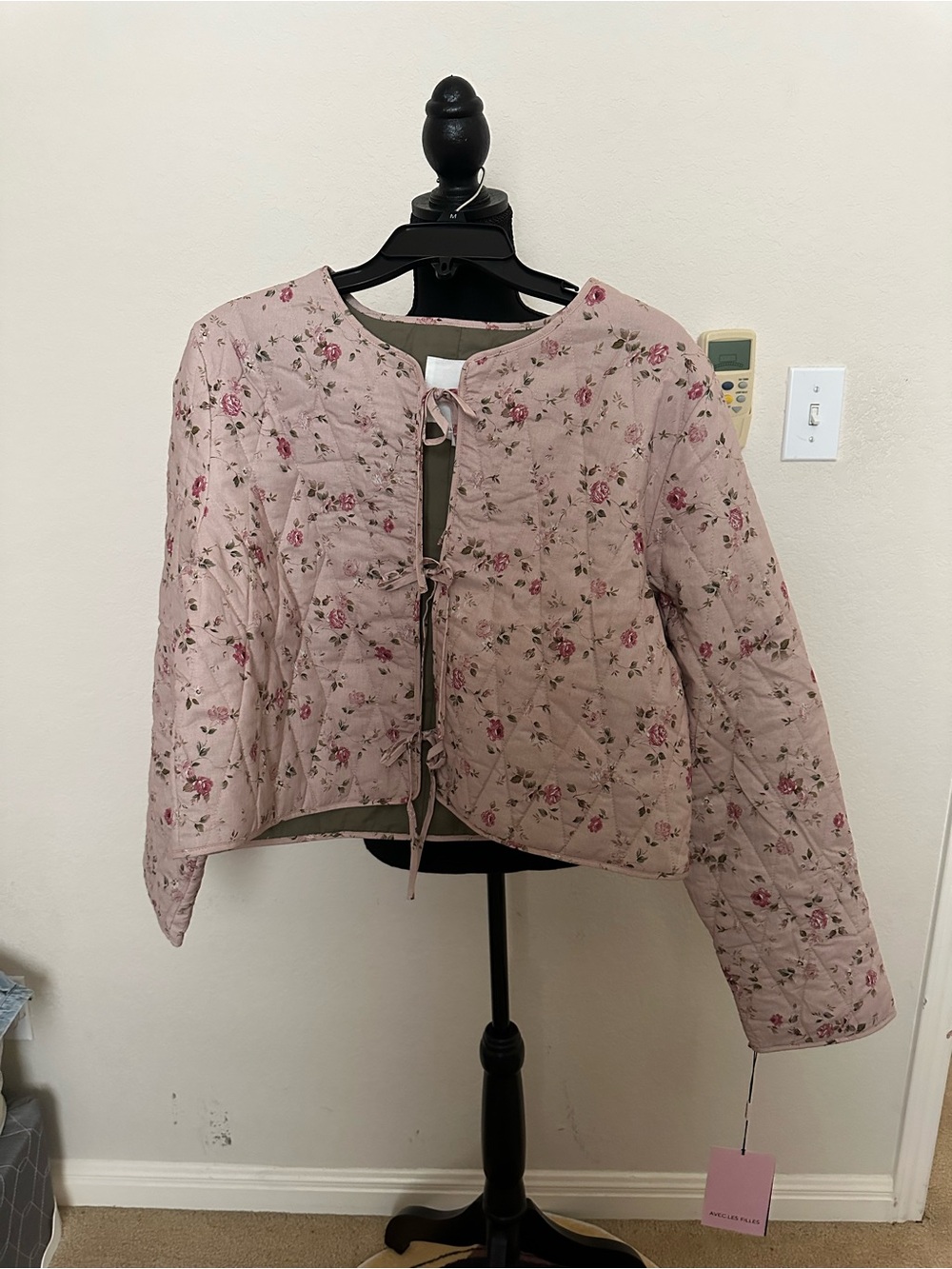 Avec Les Filles Quilted Floral Tie-Front Jacket - Light Pink. Size X-Large. NWT - Picture 3 of 13